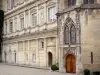 Uzès - Ducado: capilla gótica y renacentista fachada