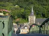 Vale do Meuse - Ponte sobre o rio Meuse com vista para a torre da igreja e as fachadas Vireux-Molhain