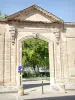 Valence - Portal de la antigua abadía de Saint-Ruf que conduce al parque de Saint-Ruf