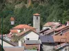 Valle de Orlu - Valle Oriège: ciudad Orlu, con su campanario de la iglesia y las casas, de planta primera