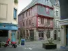 Vannes - Casas de la vieja ciudad, tiene una madera de color rojo