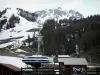 Vars - Vars-la-Claux, estación de esquí (estación de esquí y de verano): telesilla (telesilla), la nieve, los árboles y las montañas cubiertas de nieve