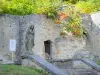 Vaucouleurs - Statue of the Virgin and remains of the castle