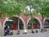 Viaduct of the Arts and its Planted Promenade - Designer shops under the arches of the viaduct