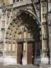 Vienne - Saint-Maurice cathedral: central portal of Flamboyant Gothic style