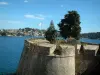 Villefranche-sur-Mer - Citadelle, puis mer et presqu'île du Cap Ferrat en arrière-plan