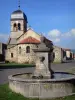 Villeneuve - Iglesia de San Claudio y fuente del pueblo