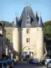 Villeneuve-sur-Yonne - Porte de Sens, vestigio de las fortificaciones medievales