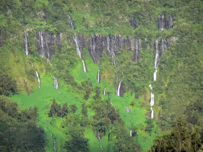 Voile de la Mariée waterfall - 4 quality high-definition images