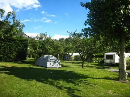 Photos - Camping le verger - Campsite in La Roche-de-Rame