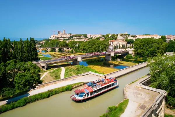 Croisière fluviale sur le canal du Midi - Activité de loisirs à Béziers