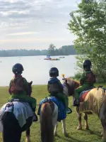 Équitation pour enfants autour du lac du Maine - Activité de loisirs à  Angers