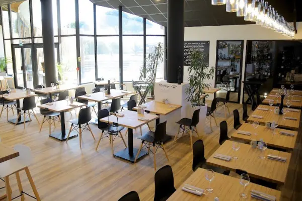 Maison Saint Crescent - Cave a vin et a Manger - Restaurant in Narbonne