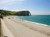 Plage de galets d'Étretat (© Jean Espirat)