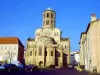 Abbey church Saint-Austremoine (© Jean Espirat)