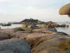 Kasteel van Costaérès vanaf het strand van Tourony